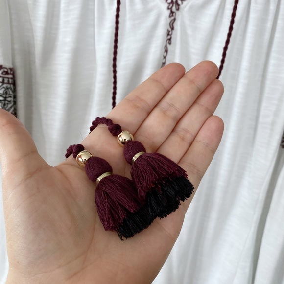 White House Black Market top - Picture 4 of 10